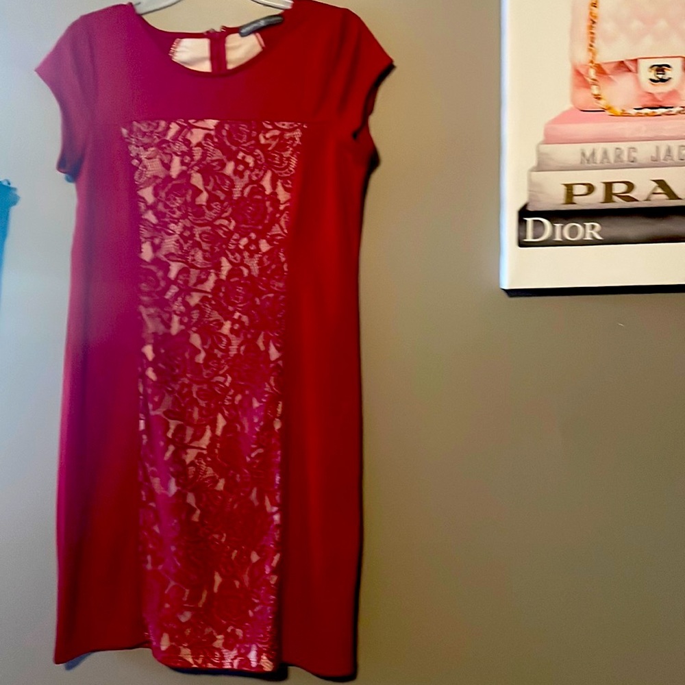Cocktail red dress with nude.